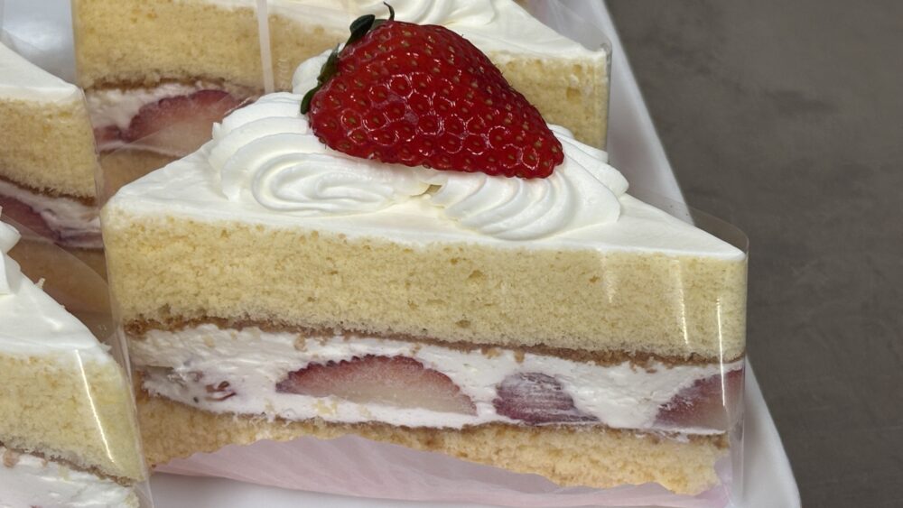 新月堂のいちごショート断面