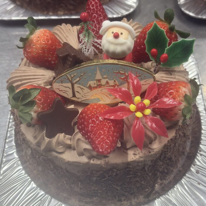 新月堂の生チョコレートのクリスマスケーキ